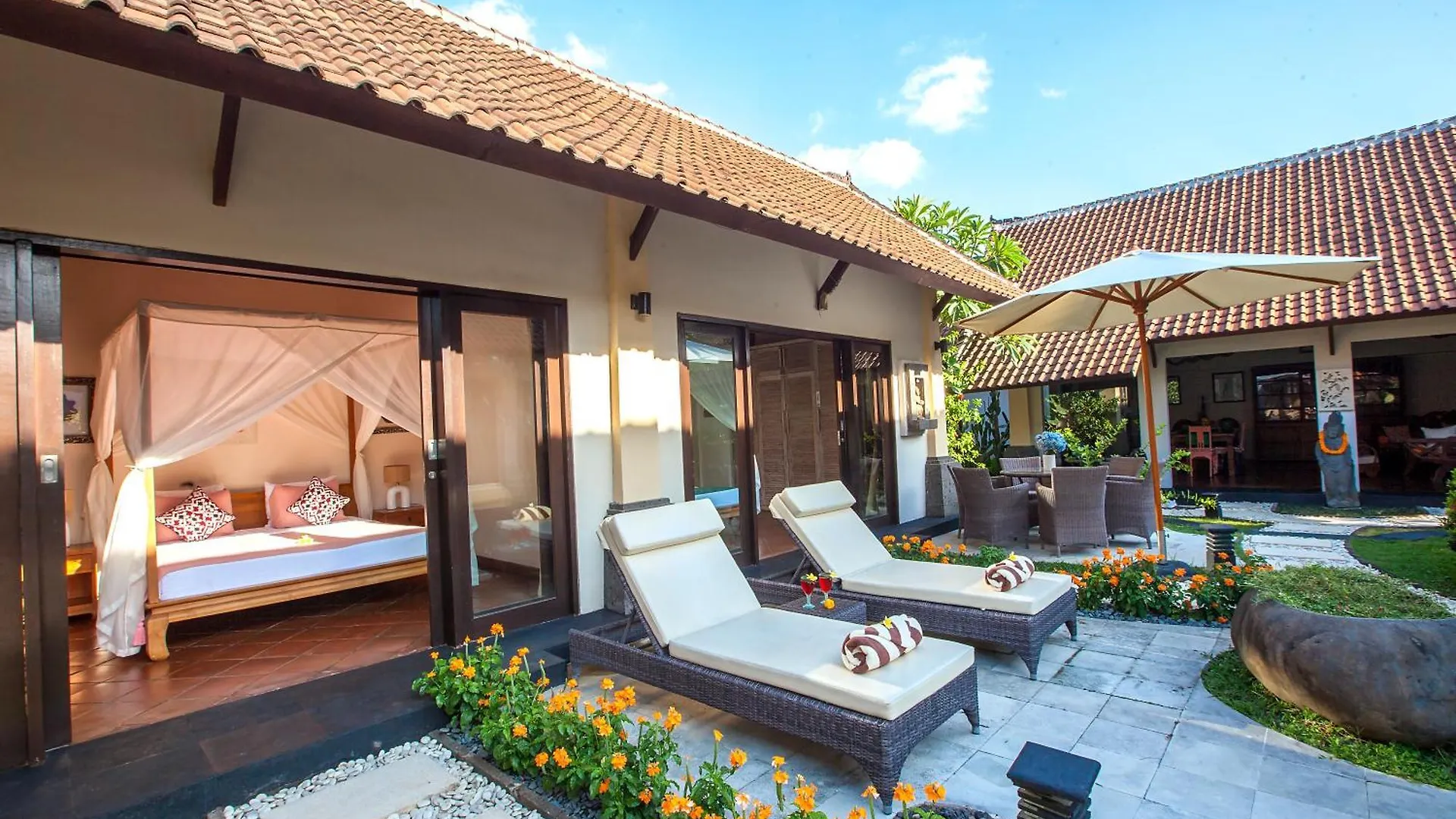 Intimate Villa In Seminyak