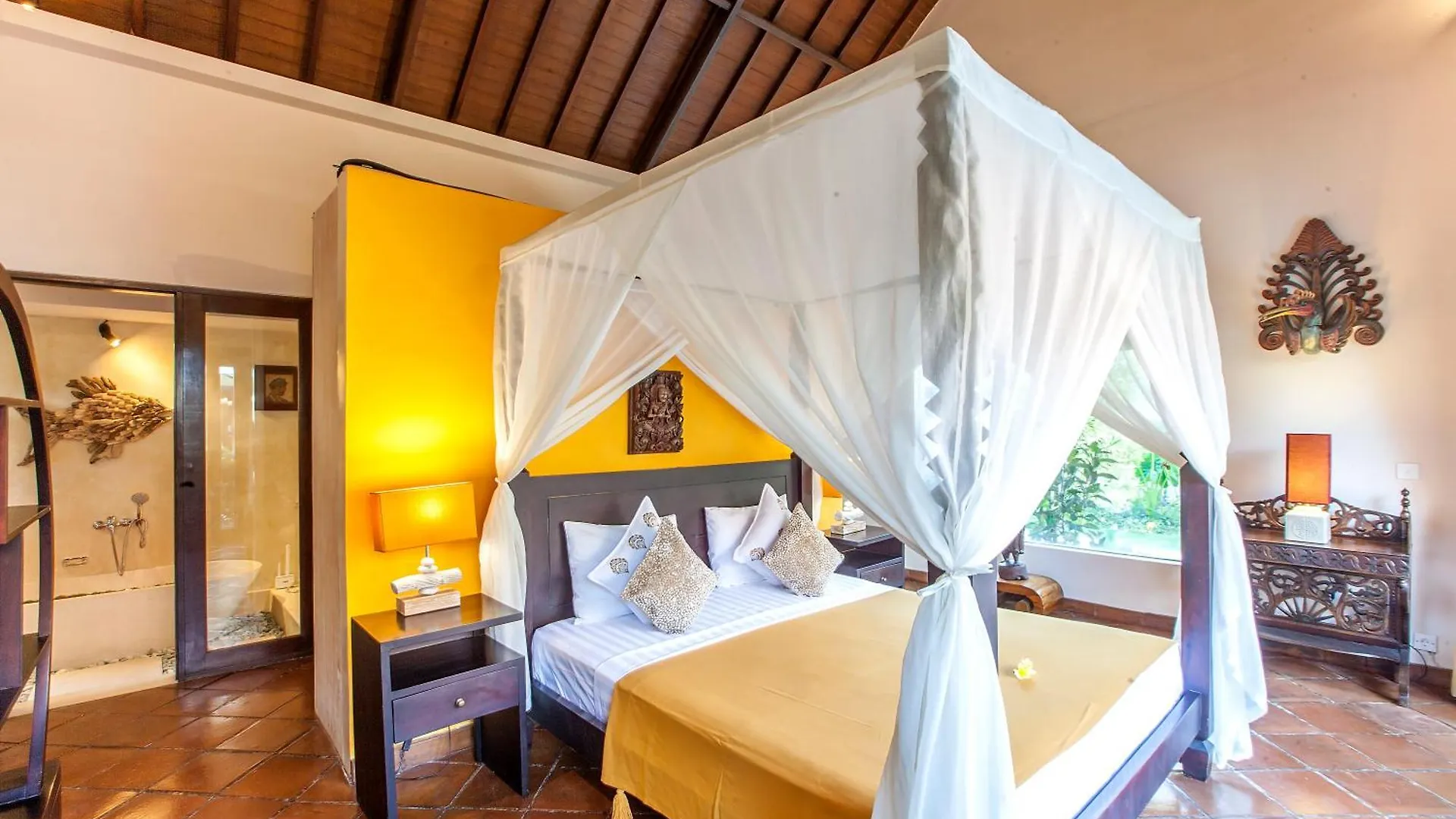 Intimate Villa In Seminyak