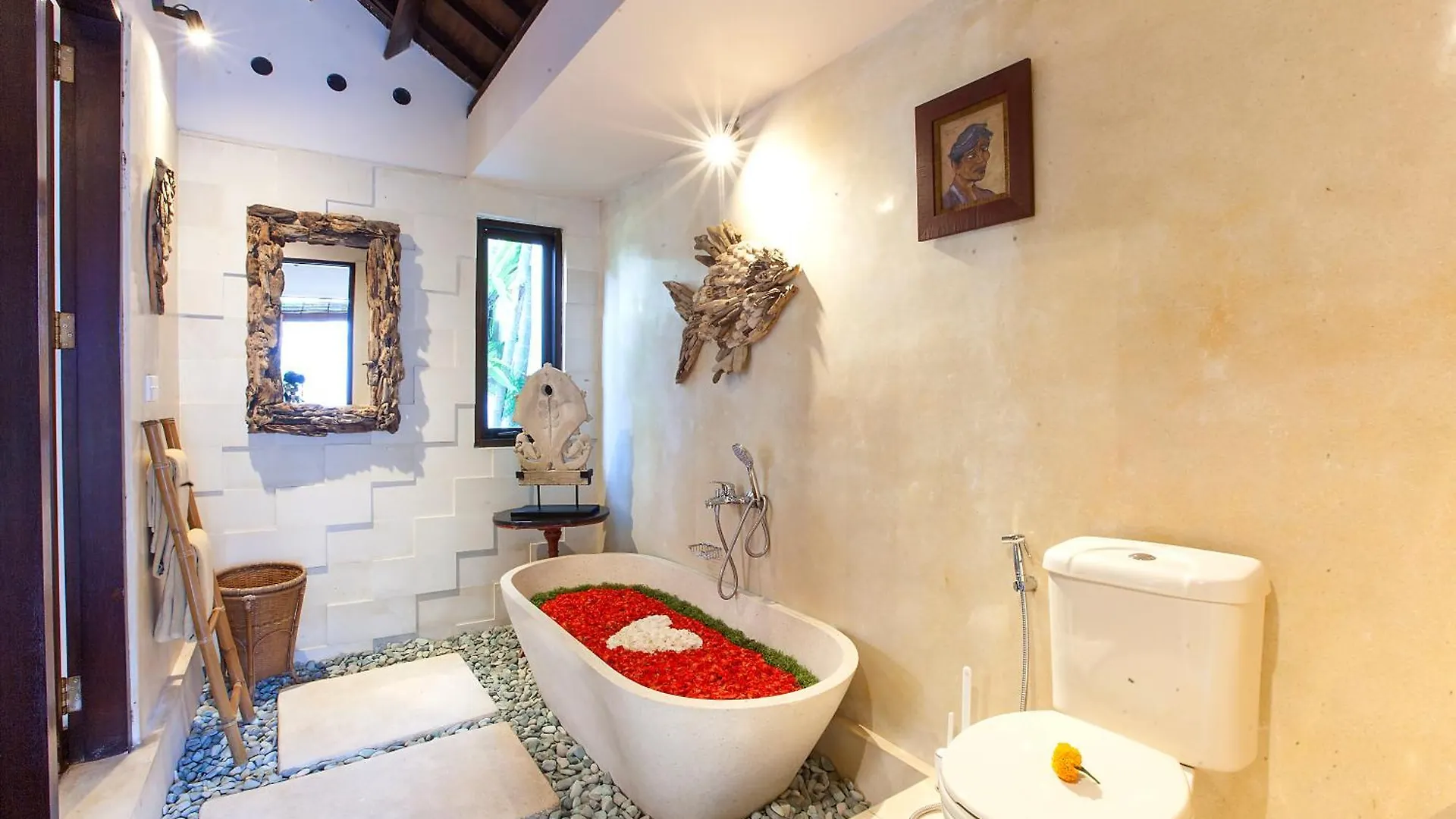 Intimate Villa In Seminyak