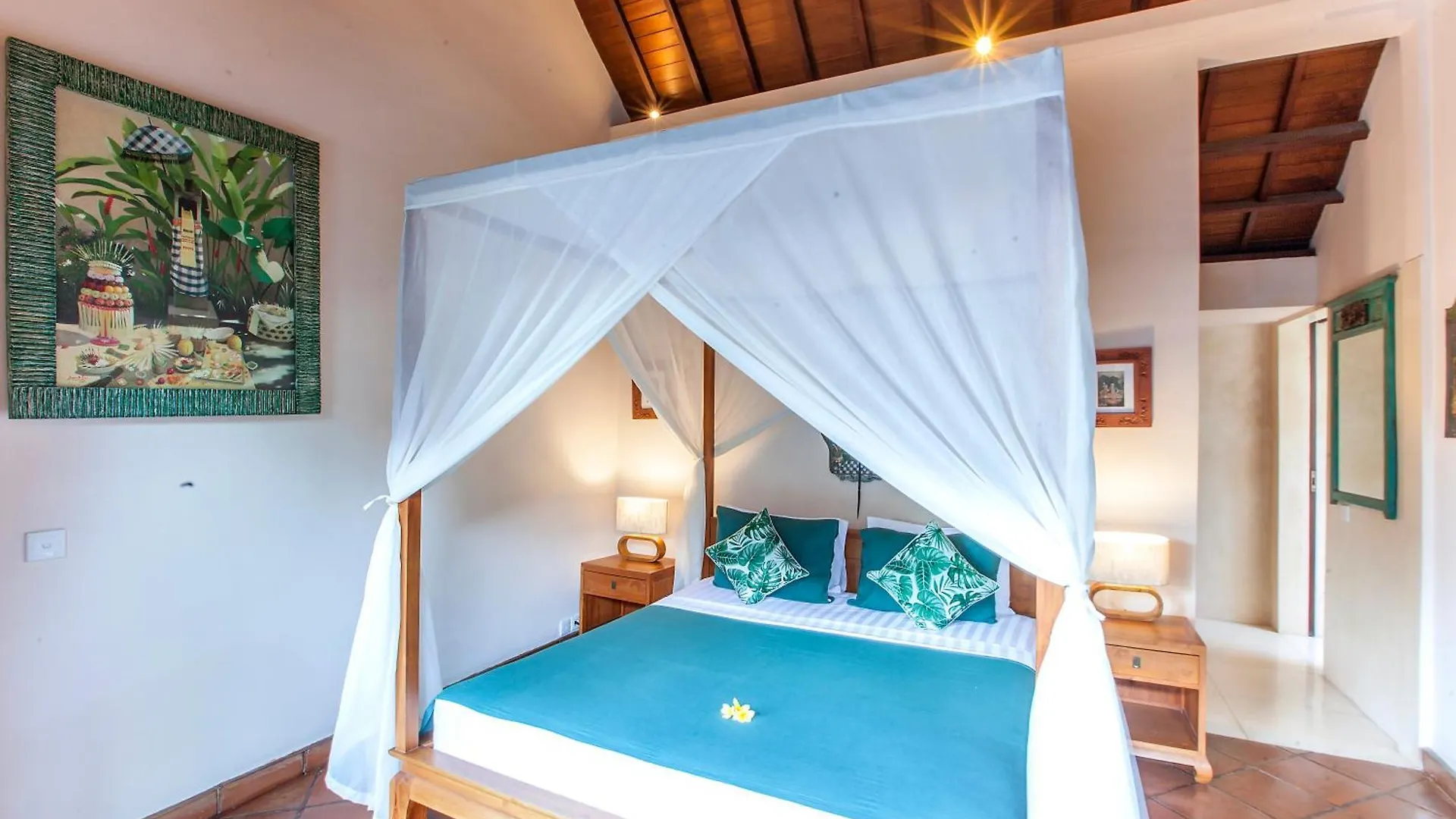 Intimate Villa In Seminyak