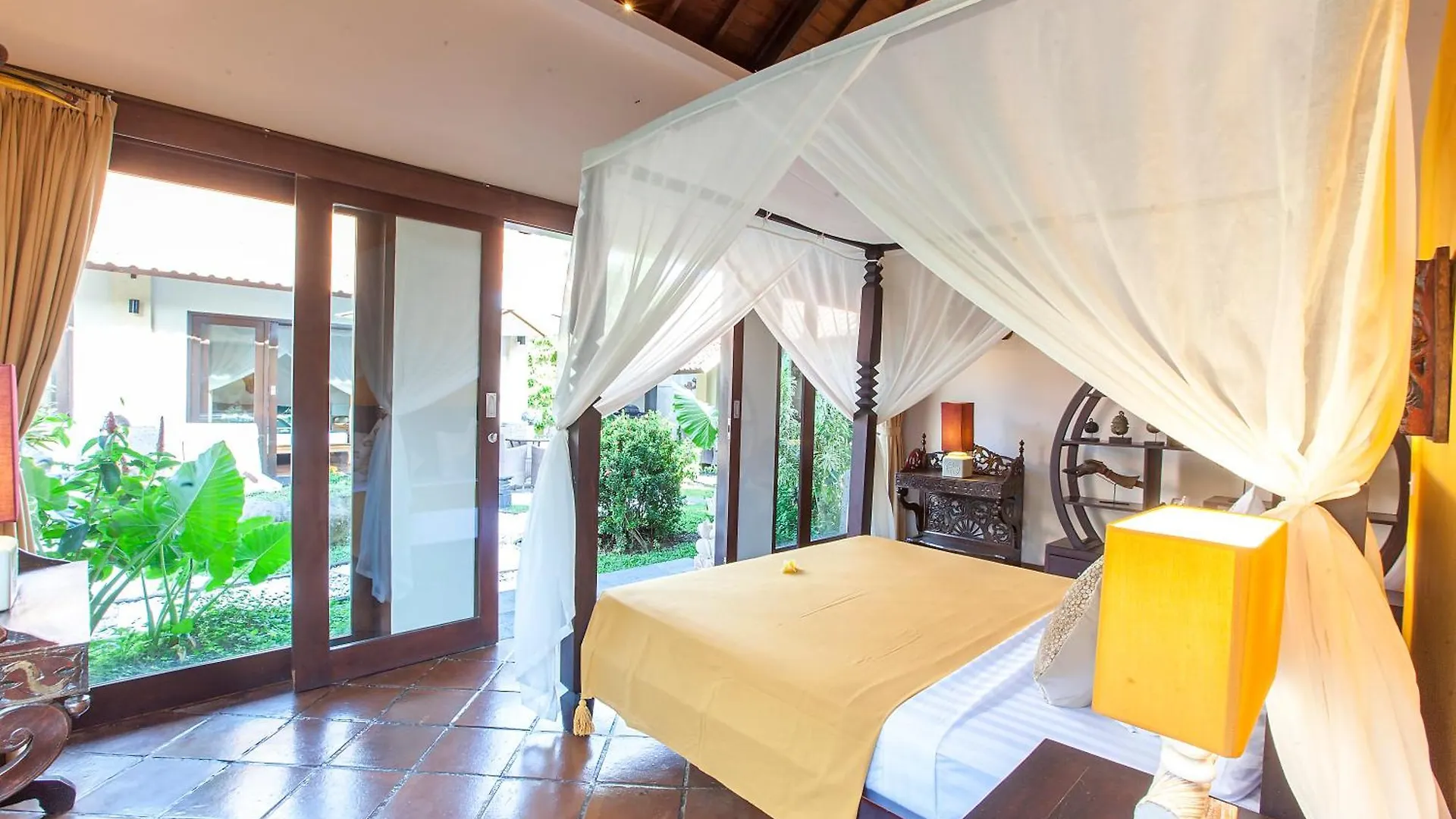 Intimate Villa In Seminyak