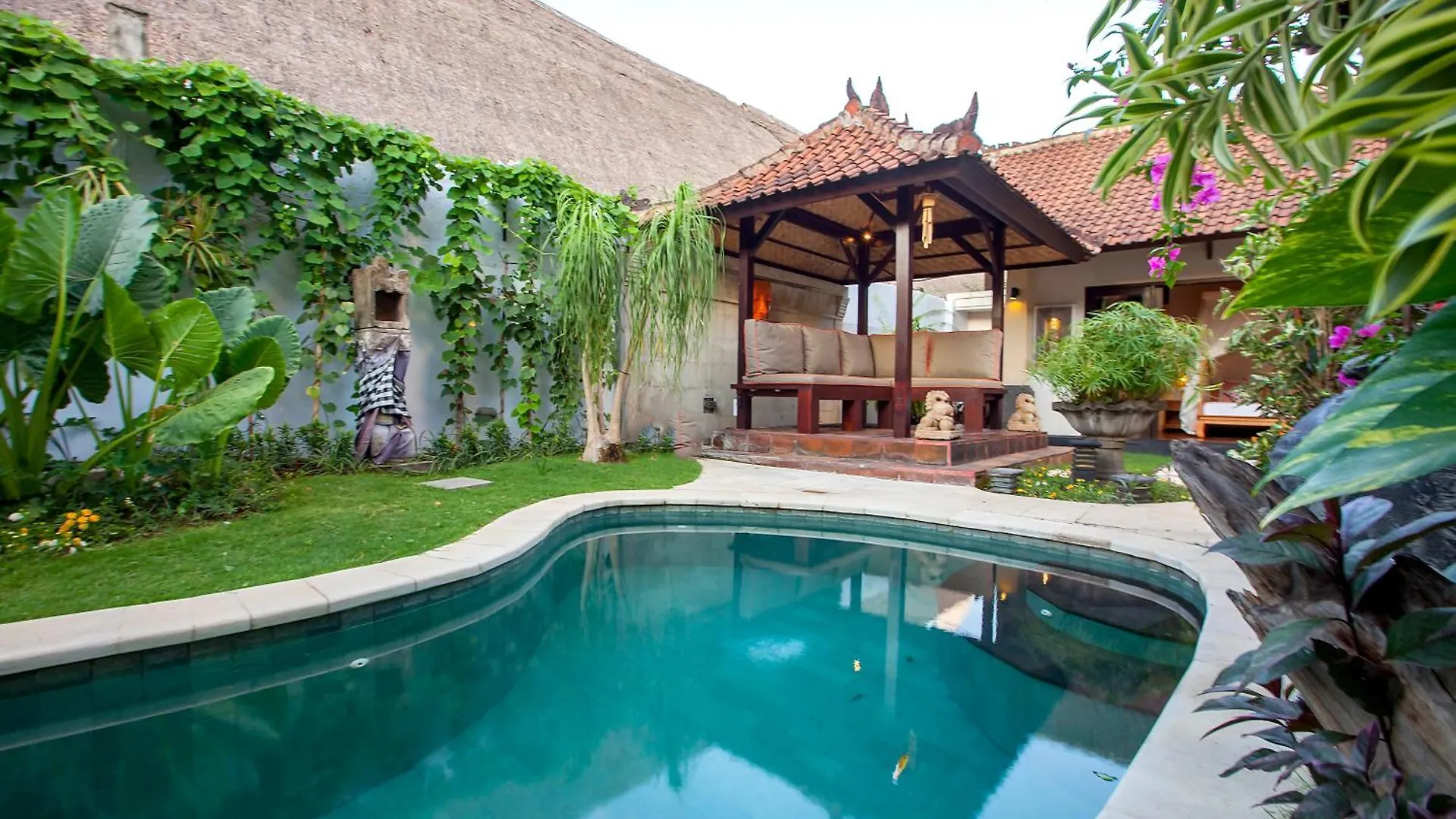 Intimate Villa In Seminyak