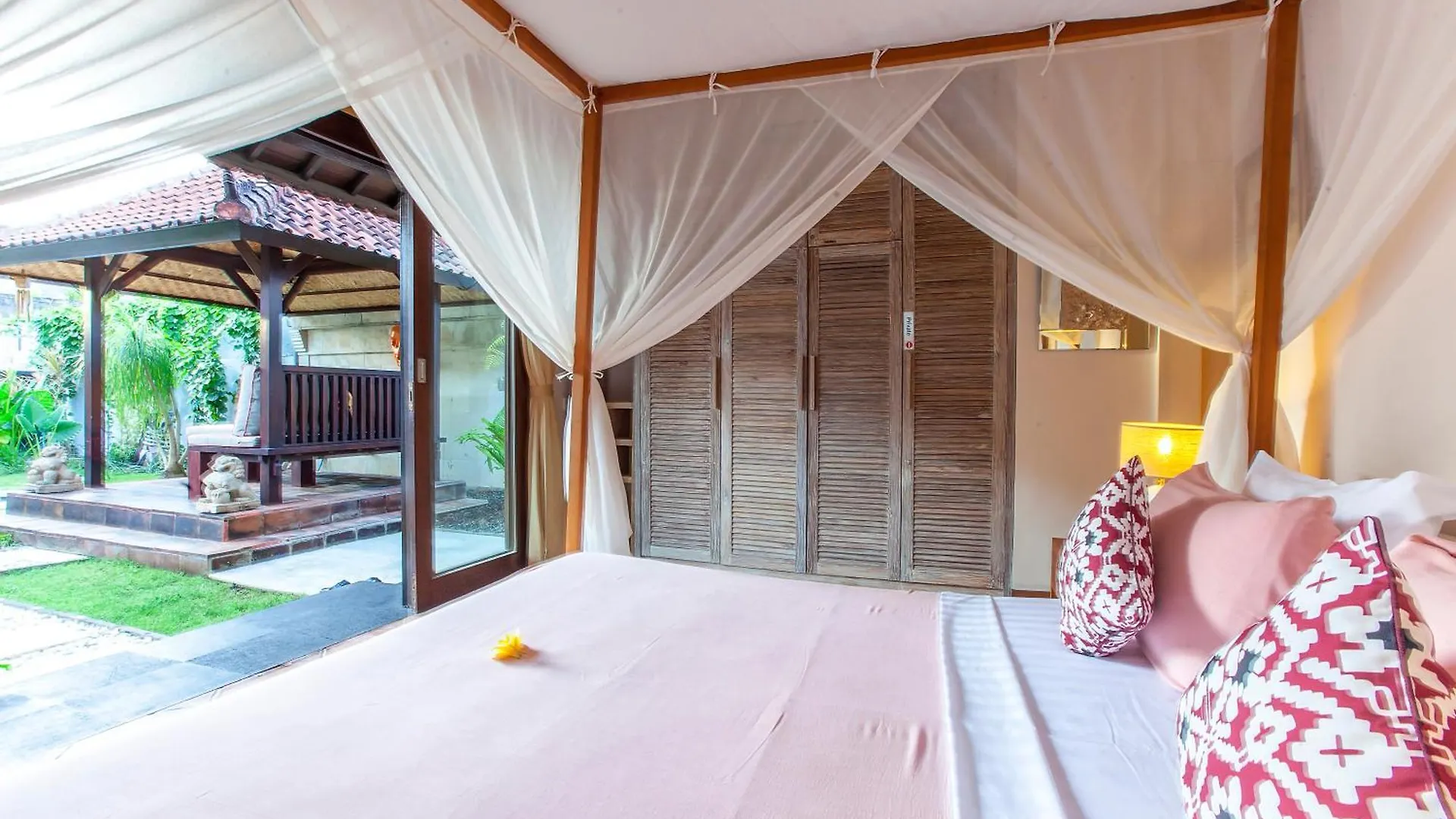 Intimate Villa In Seminyak  Seminyak (Bali)